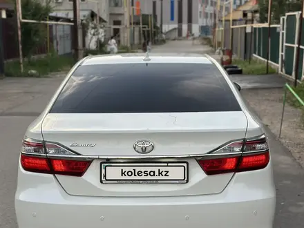 Toyota Camry 2017 года за 13 100 000 тг. в Алматы – фото 3