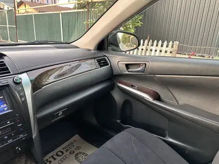 Toyota Camry 2017 года за 13 100 000 тг. в Алматы – фото 16