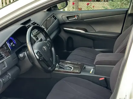 Toyota Camry 2017 года за 13 100 000 тг. в Алматы – фото 18