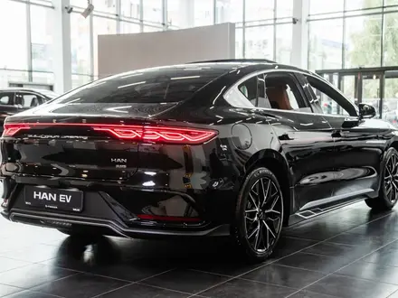 BYD Han Flagship EV 2026 года за 22 490 000 тг. в Костанай – фото 21
