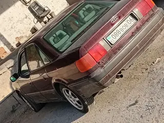 Audi 100