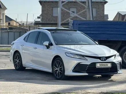 Toyota Camry 2021 года за 17 000 000 тг. в Шымкент