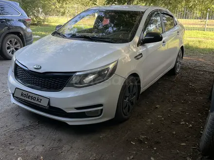 Kia Rio 2015 года за 3 500 000 тг. в Уральск – фото 2