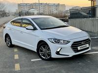 Hyundai Elantra 2018 годаfor7 990 000 тг. в Алматы