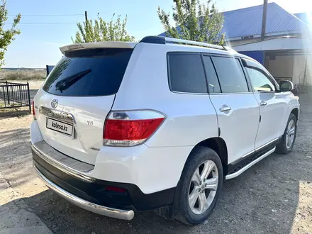 Toyota Highlander 2012 года за 12 000 000 тг. в Атырау – фото 4