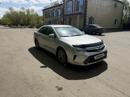 Toyota Camry 2016 года за 10 500 000 тг. в Астана – фото 2