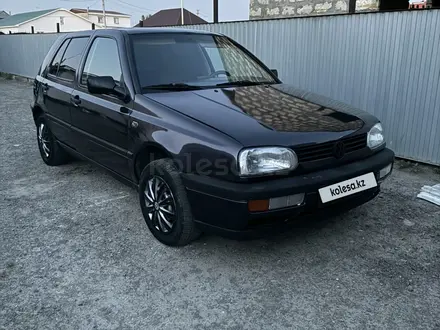 Volkswagen Golf 1993 года за 1 200 000 тг. в Атырау – фото 2