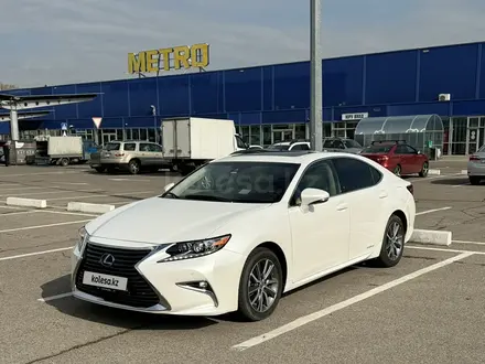 Lexus ES 300h 2017 года за 14 900 000 тг. в Алматы – фото 2