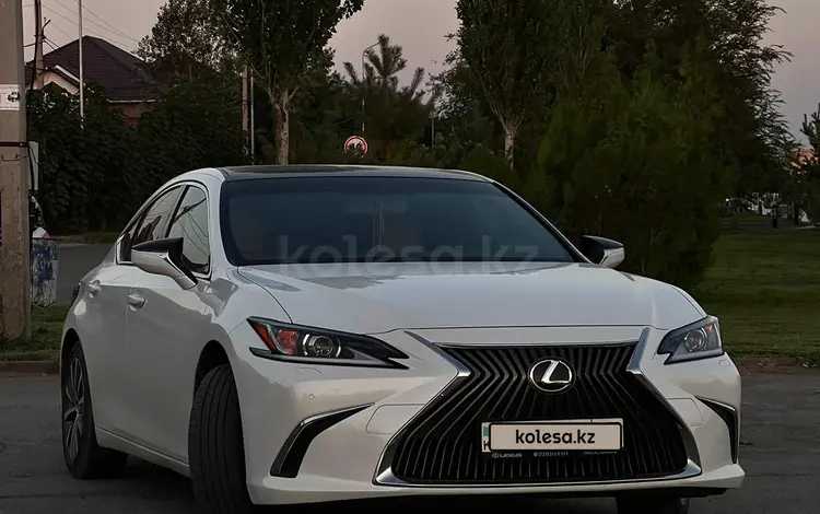 Lexus ES 250 2019 года за 21 000 000 тг. в Шымкент