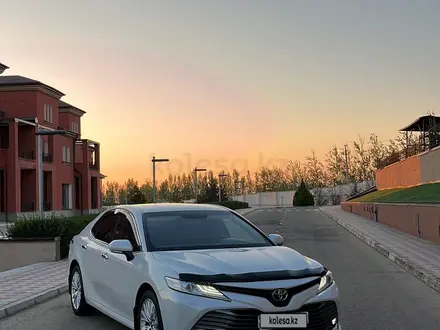 Toyota Camry 2018 года за 14 000 000 тг. в Жанаозен – фото 16