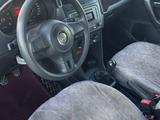 Volkswagen Polo 2014 года за 3 400 000 тг. в Атырау – фото 4
