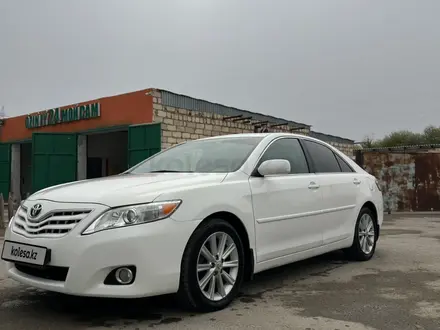 Toyota Camry 2010 года за 6 800 000 тг. в Жанаозен – фото 2