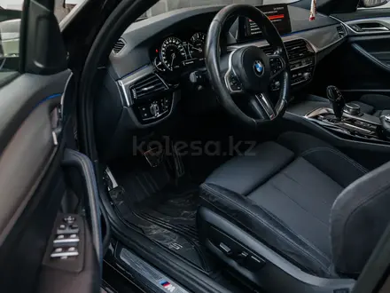 BMW 530 2017 года за 21 000 000 тг. в Уральск – фото 16