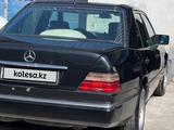 Mercedes-Benz E 220 1993 годаүшін2 100 000 тг. в Талдыкорган – фото 2