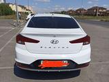 Hyundai Elantra 2019 года за 8 400 000 тг. в Актобе – фото 4