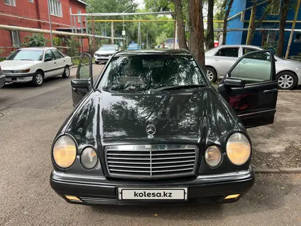 Mercedes-Benz E 280 1996 года за 3 800 000 тг. в Алматы