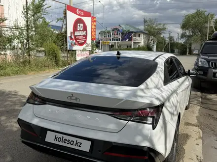 Hyundai Elantra 2024 года за 7 700 000 тг. в Атырау – фото 3