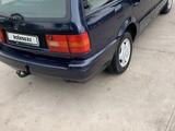 Volkswagen Passat 1993 годаүшін1 650 000 тг. в Уральск – фото 2