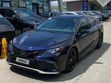 Toyota Camry 2022 года за 14 800 000 тг. в Алматы – фото 2