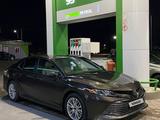 Toyota Camry 2019 года за 13 500 000 тг. в Шымкент – фото 2