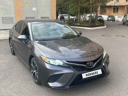 Toyota Camry 2019 года за 12 500 000 тг. в Астана