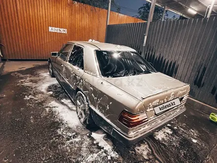 Mercedes-Benz E 230 1990 года за 1 800 000 тг. в Шымкент – фото 5