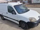 Peugeot Partner 2007 года за 1 990 000 тг. в Атырау – фото 2