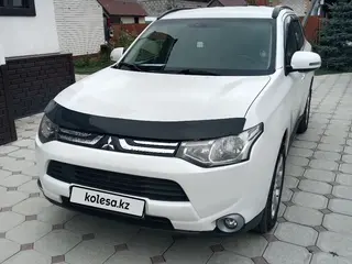Mitsubishi Outlander, 2012