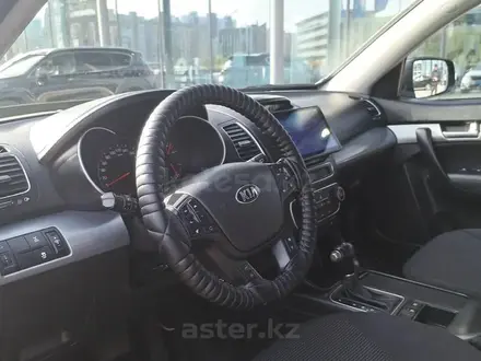 Kia Sorento 2013 года за 10 000 000 тг. в Астана – фото 4