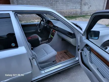 Mercedes-Benz E 230 1991 года за 2 100 000 тг. в Шымкент – фото 5