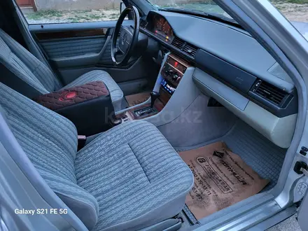 Mercedes-Benz E 230 1991 года за 2 100 000 тг. в Шымкент – фото 8