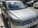 Volkswagen Tiguan 2018 года за 14 000 000 тг. в Атырау – фото 2