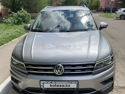 Volkswagen Tiguan 2018 года за 14 000 000 тг. в Атырау