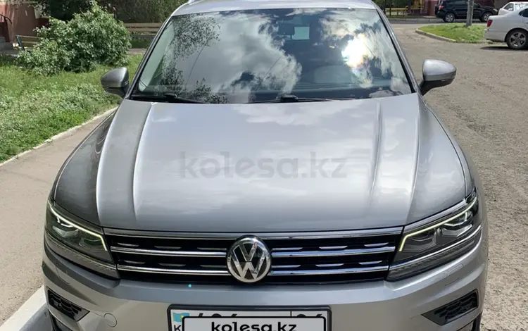 Volkswagen Tiguan 2018 года за 14 000 000 тг. в Атырау