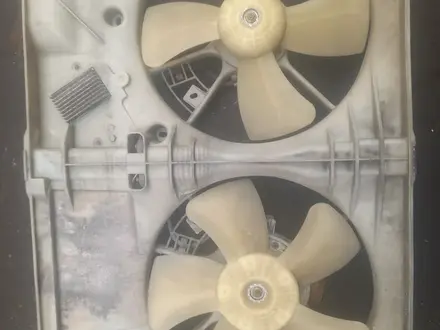 Вентилятор охлаждения в сборе с диффузором на тайоту альпард за 30 000 тг. в Алматы – фото 2