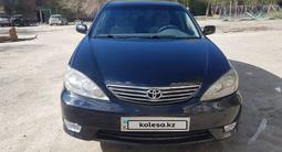 Toyota Camry 2005 года за 5 500 000 тг. в Семей