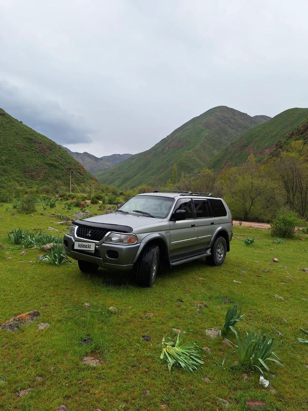 Mitsubishi Montero Sport 2000 г.