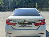 Toyota Camry 2012 года за 7 500 000 тг. в Уральск – фото 3