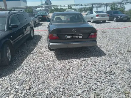 Mercedes-Benz E 260 1991 года за 900 000 тг. в Тараз – фото 6