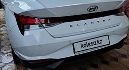 Hyundai Elantra 2021 годаfor9 800 000 тг. в Шымкент – фото 3