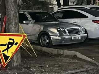 Mercedes-Benz E 280