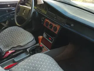 Mercedes-Benz 190