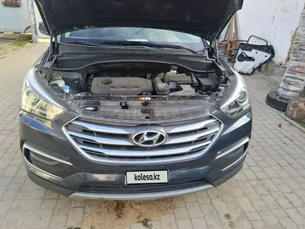 Hyundai Santa Fe 2017 года за 6 500 000 тг. в Актобе – фото 3