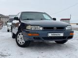 Toyota Camry 1993 годаfor2 500 000 тг. в Аягоз