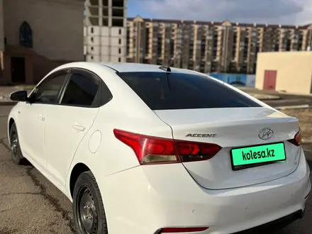 Hyundai Accent 2019 года за 7 200 000 тг. в Атырау – фото 4