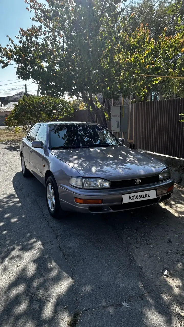 Toyota Camry, 1992