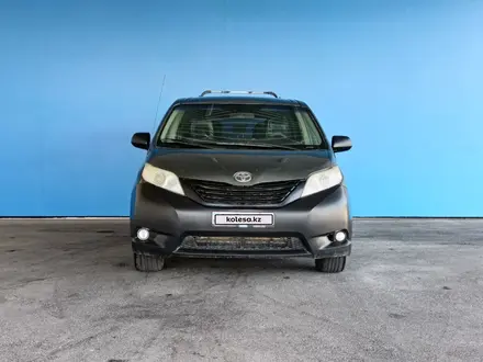 Toyota Sienna 2010 года за 7 810 900 тг. в Шымкент – фото 2