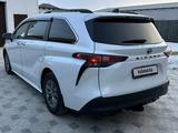 Toyota Sienna 2022 года за 22 500 000 тг. в Атырау