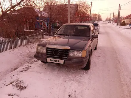 Mercedes-Benz E 200 1992 года за 1 600 000 тг. в Петропавловск – фото 5