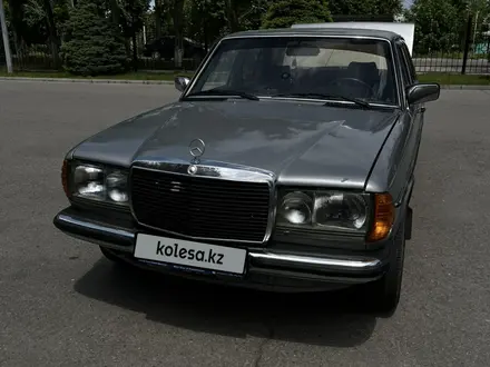 Mercedes-Benz E 230 1983 года за 2 500 000 тг. в Тараз – фото 5